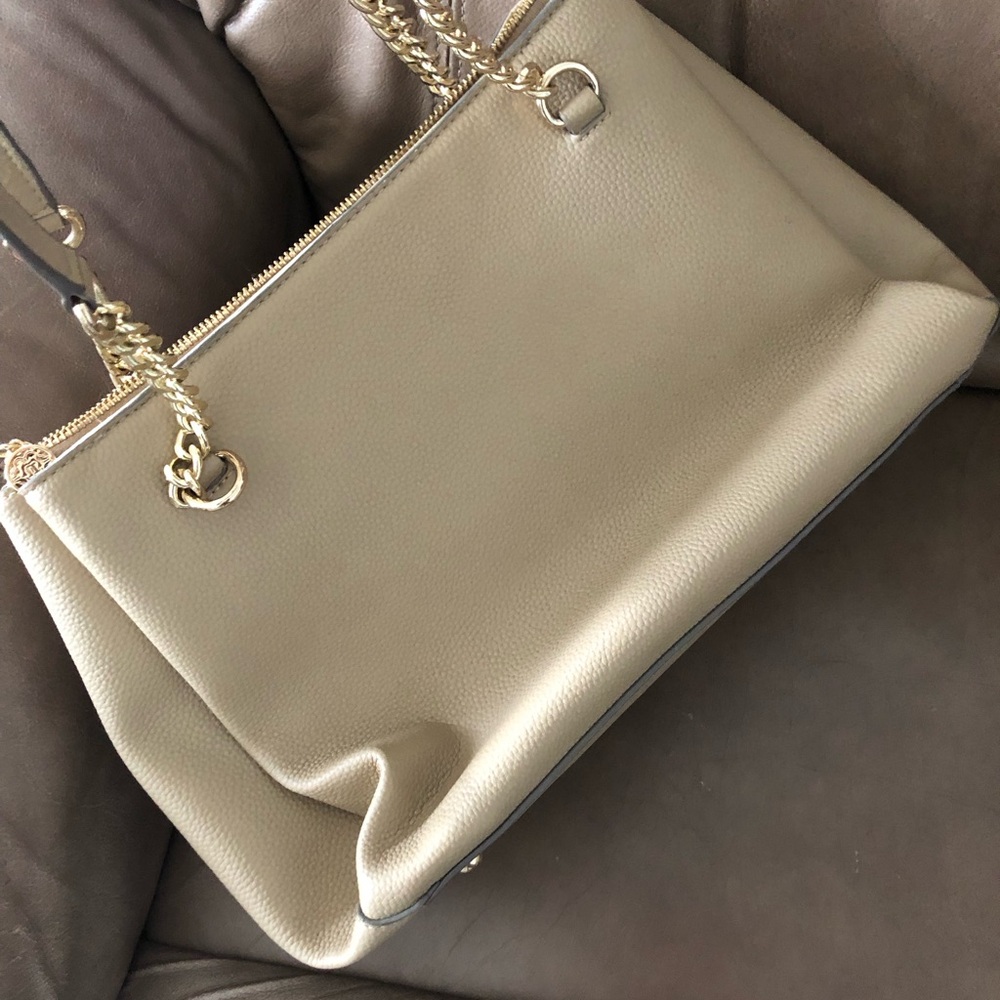 Nanette Lepore Tan Shoulder Bag with Gold Chain - Picture 3 of 4